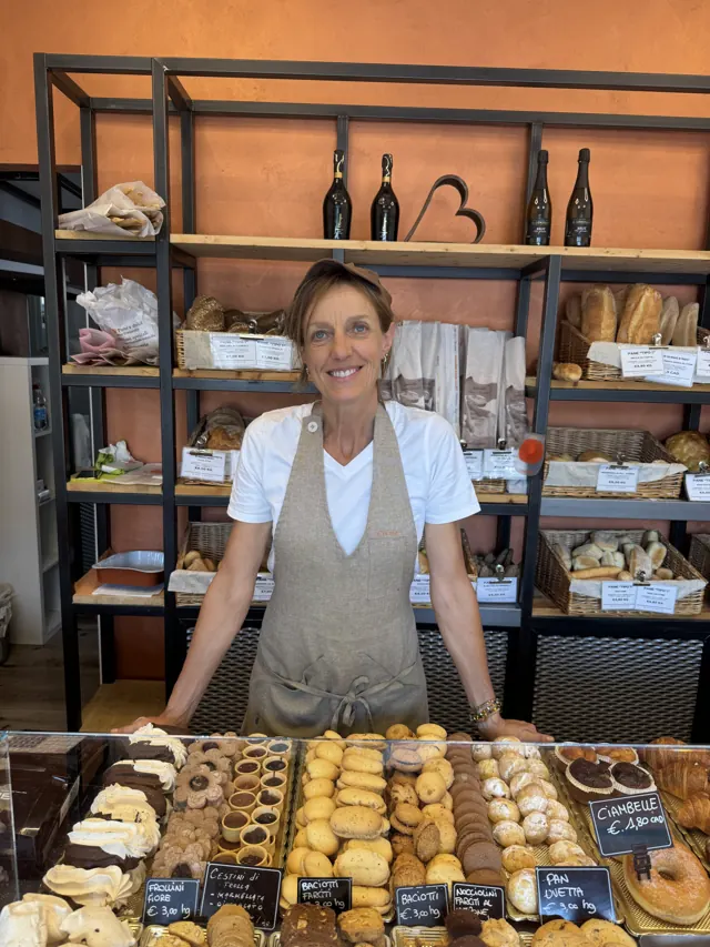 Cinzia, commessa